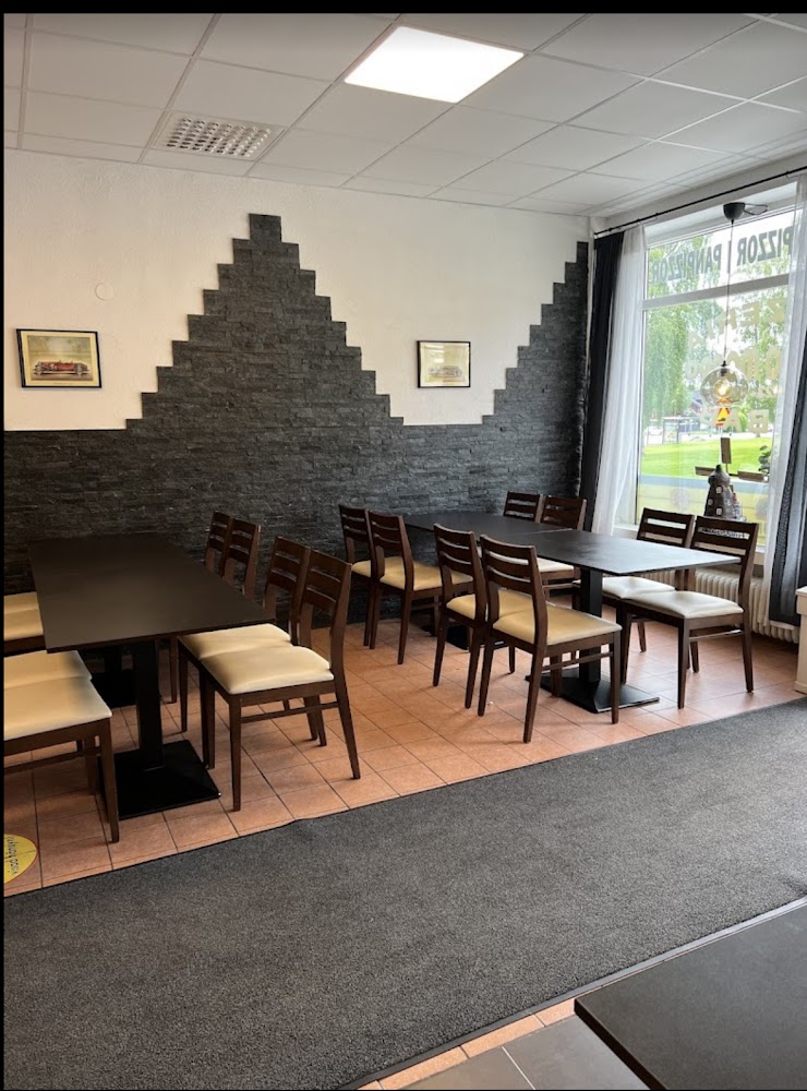 Piccolo Mondo Pizzeria