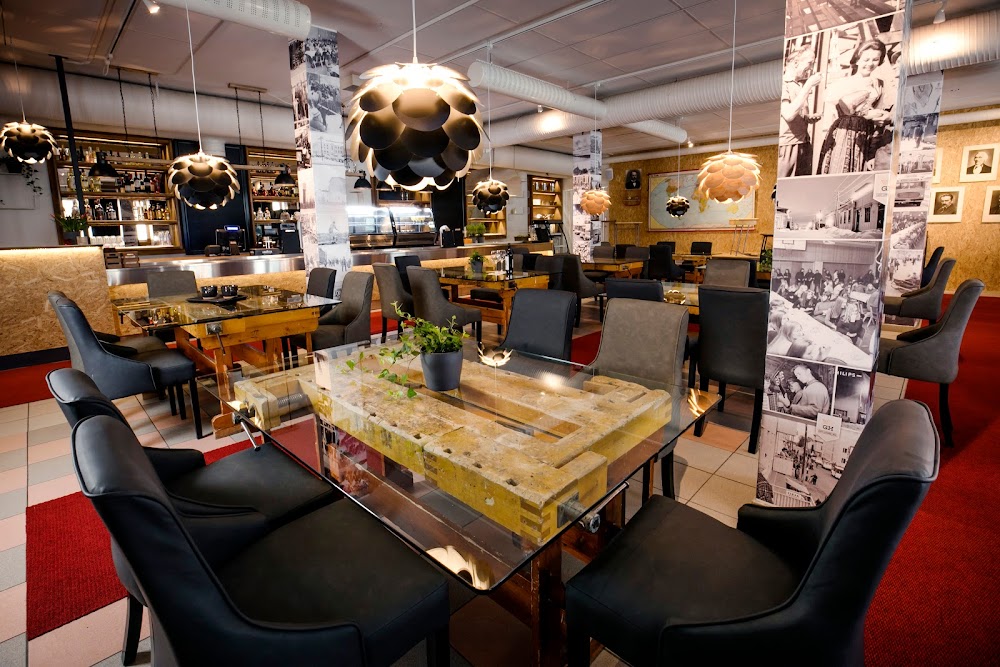 Grand Lounge