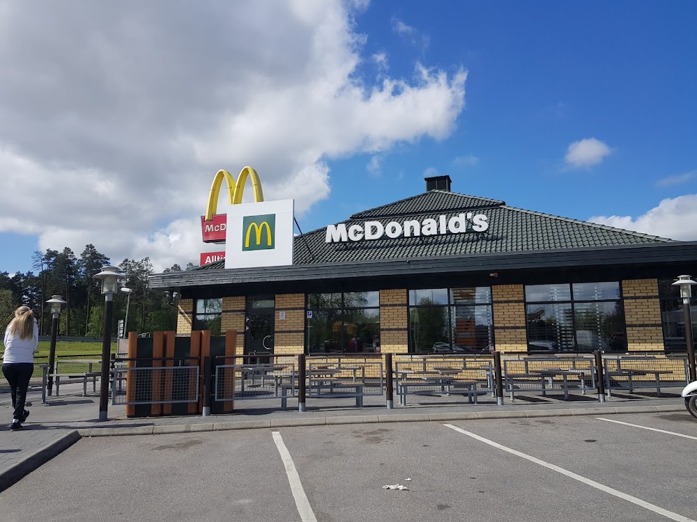 McDonald's Linköping, Valla
