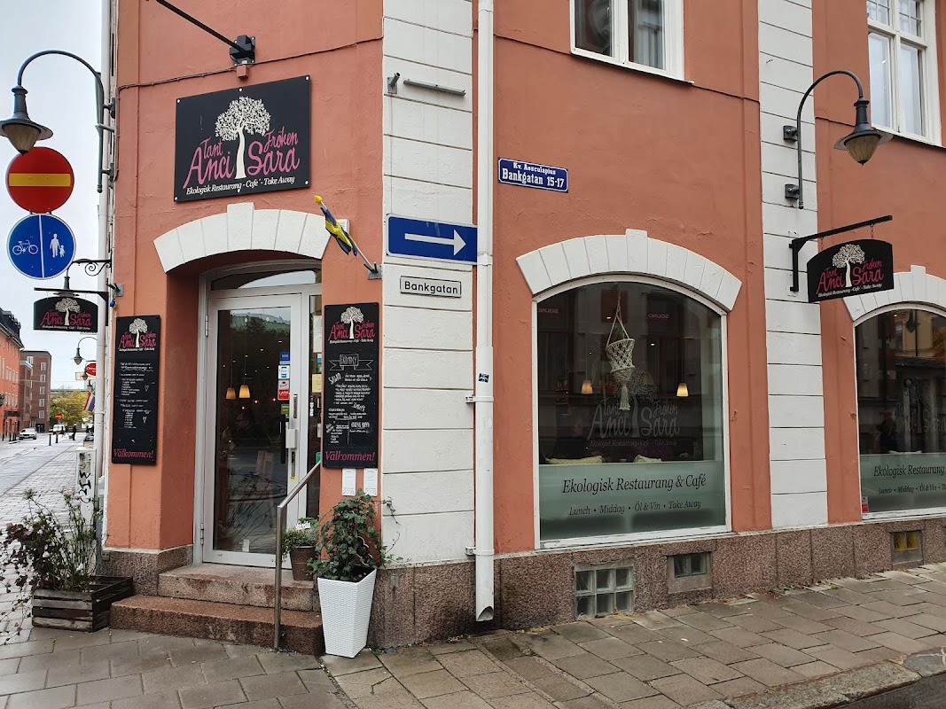Tant Anci & Fröken Sara Sundsvall