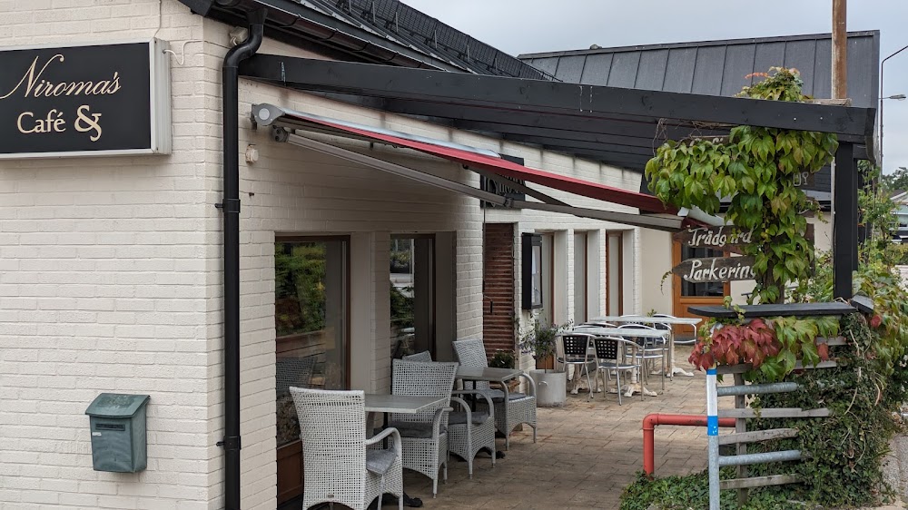 Niromas Café &