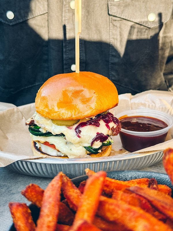 Cheers N’ Burger