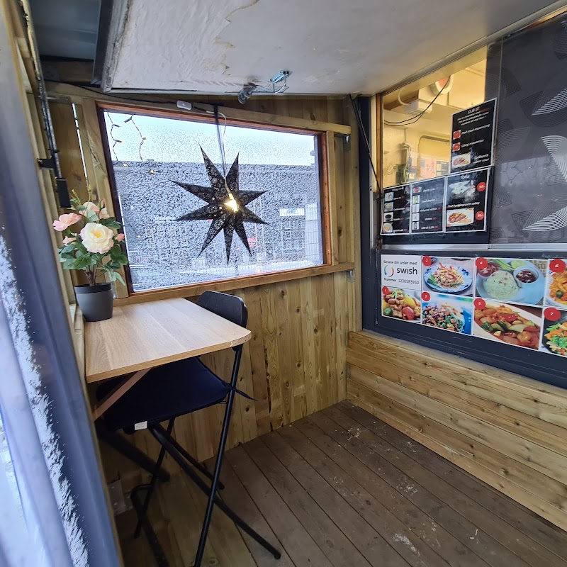 Thai mat take away HooM