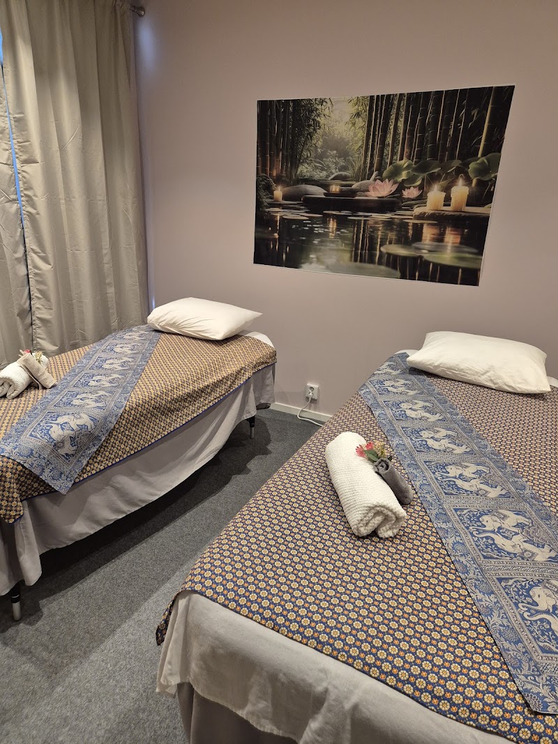 Warm&Relaxing Thai Massage by Arriya