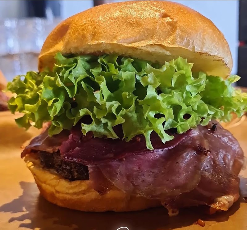 MK Burger & Grill
