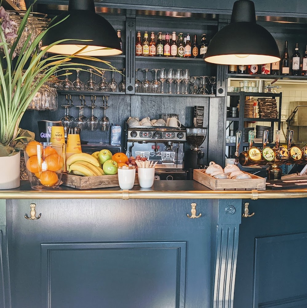 Gröna Huset, Pub