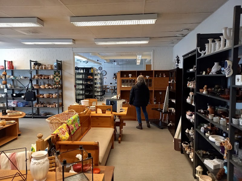 Juc, Återvinningsbutik Och Café