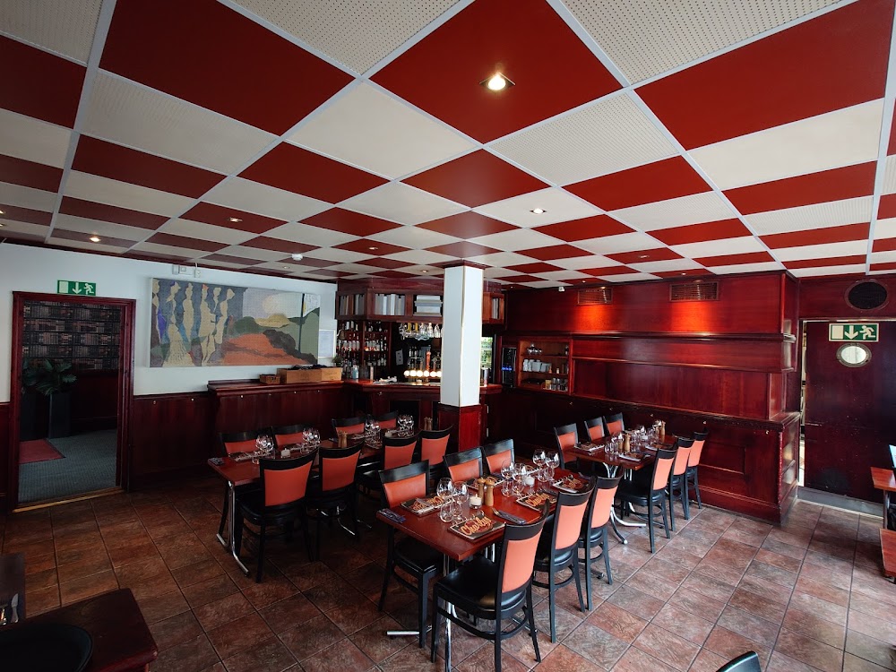 Charlys Bar & Steakhouse