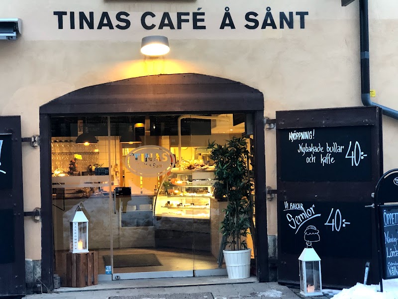 Tinas Café å Sånt