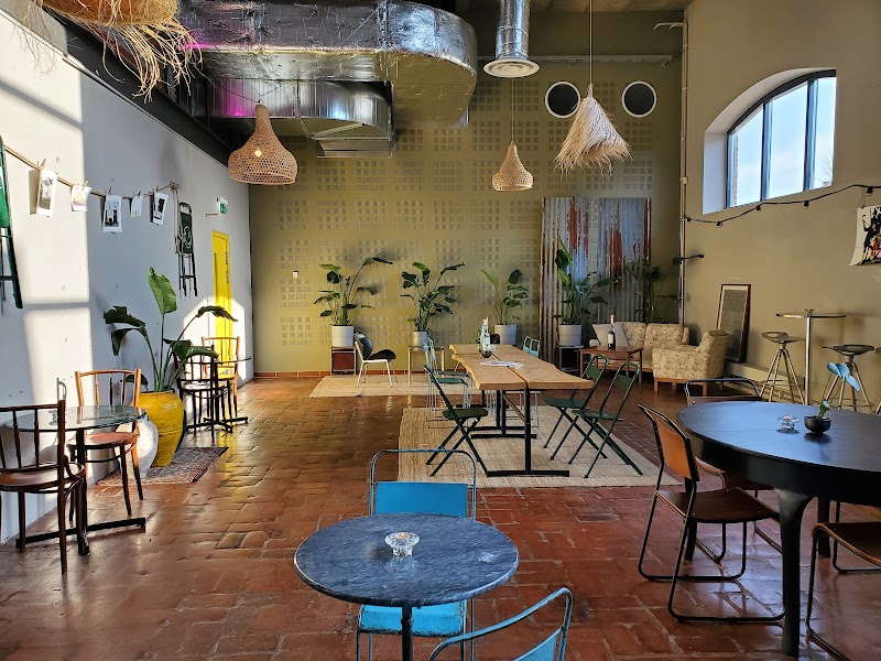 Rollin Bistros Backyard