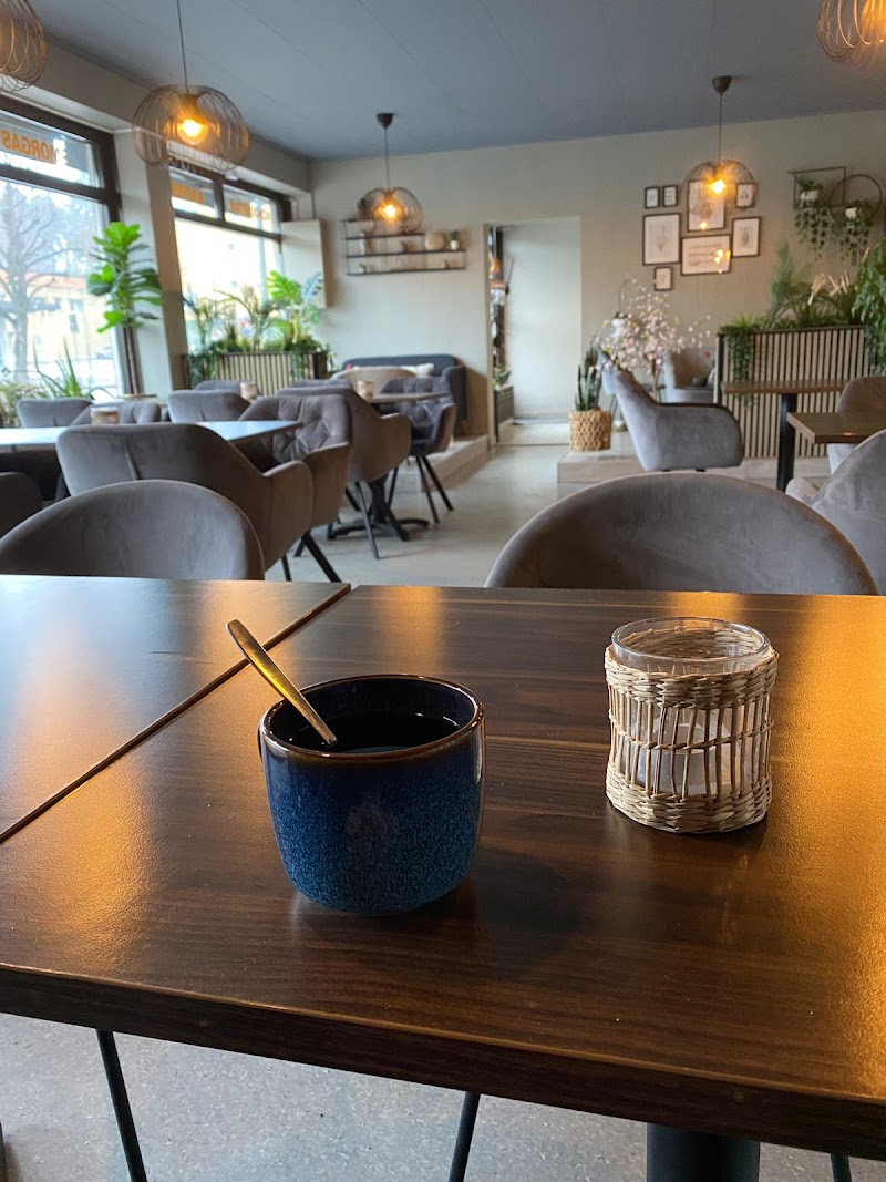 manal’s café