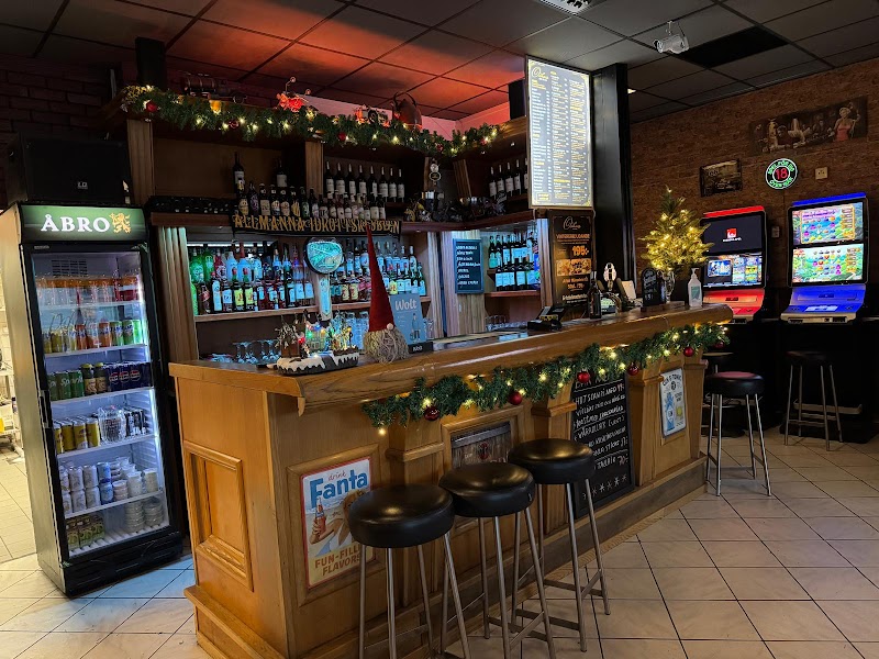 Oskars Pizzeria (restaurang & bar)