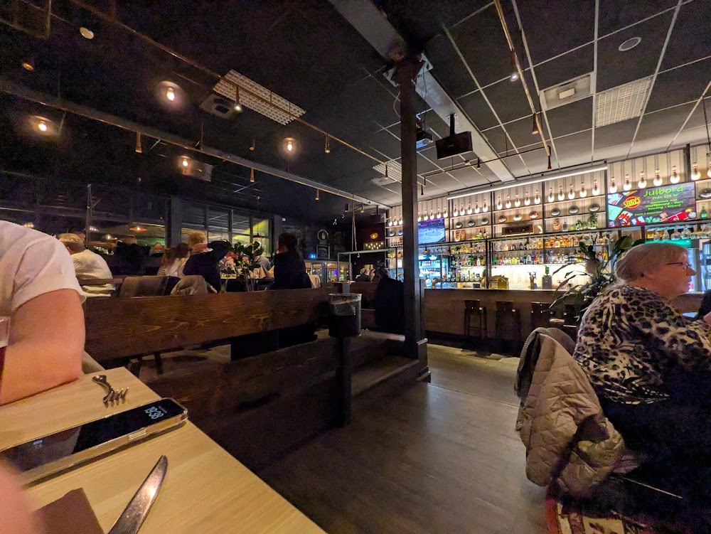 Stures Bowling & Sportbar