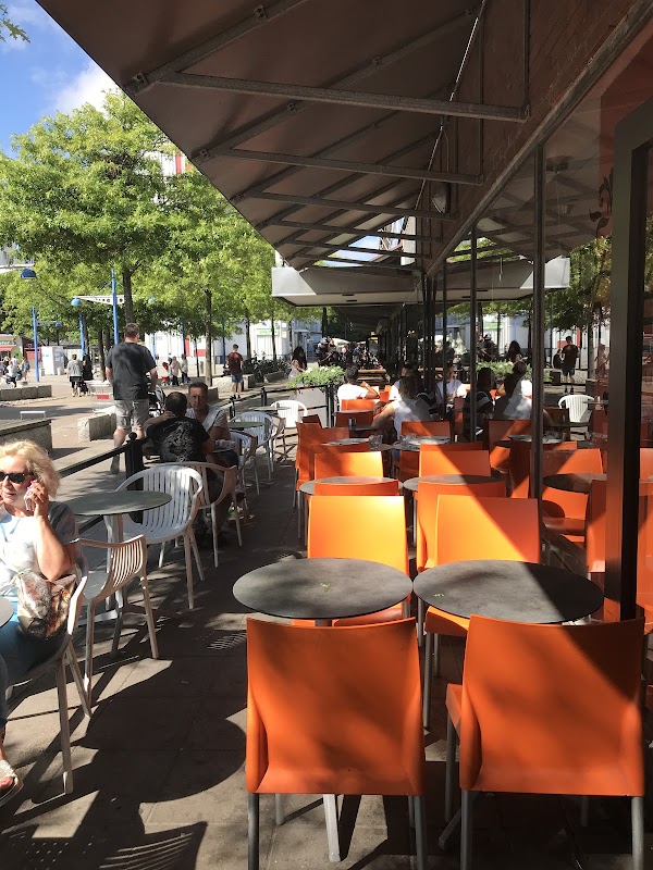 Adams Café