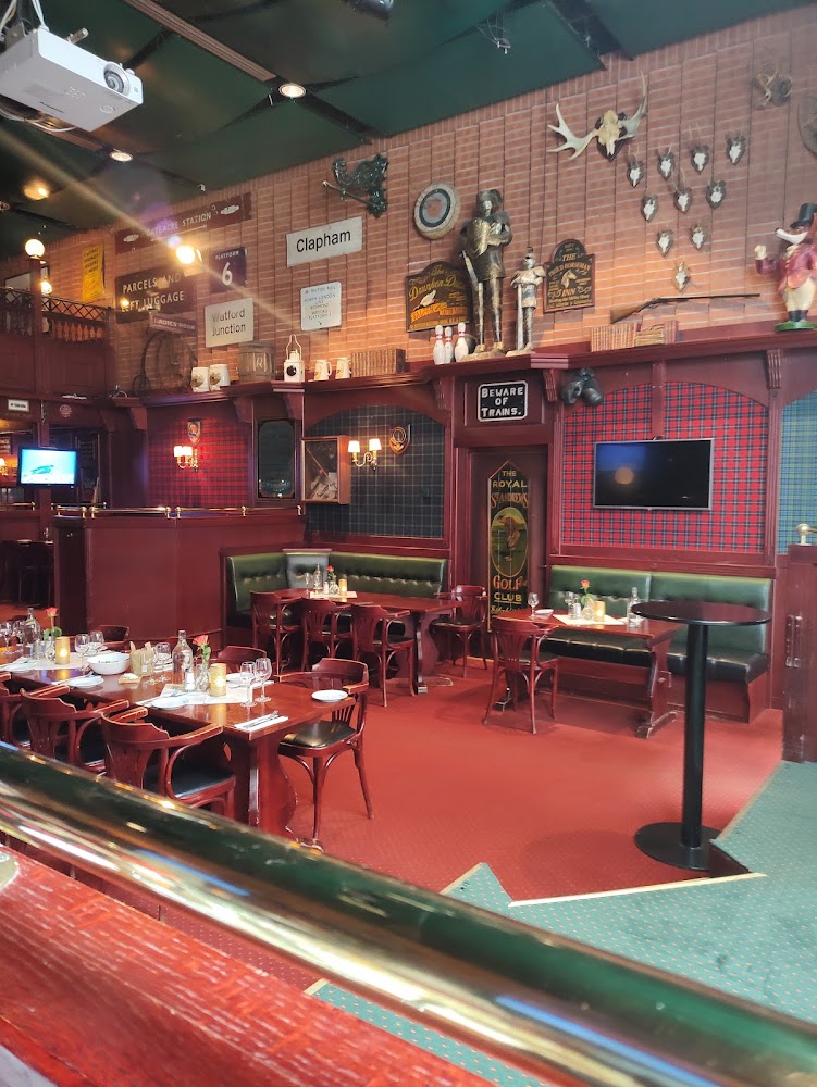 Flying Restaurang & Pub