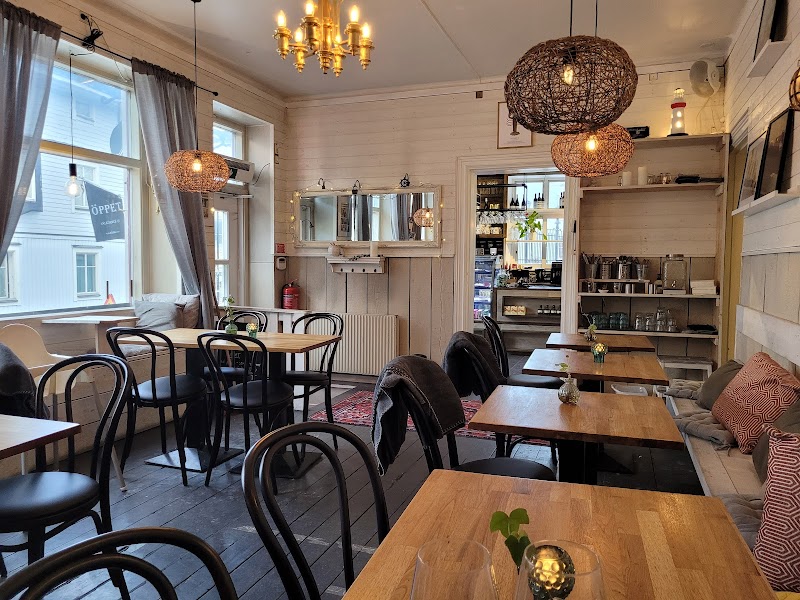 Lisa's Bistro