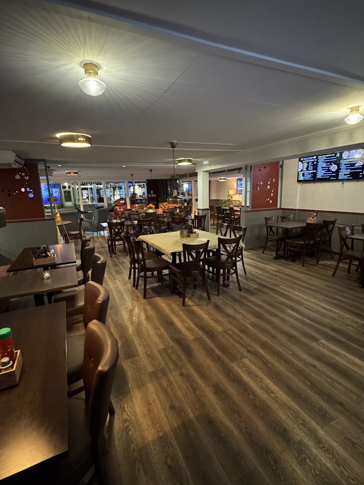 Almira Restaurant & Pub