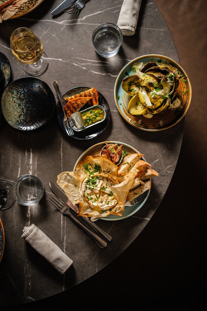 Blanche Brasserie & Bar