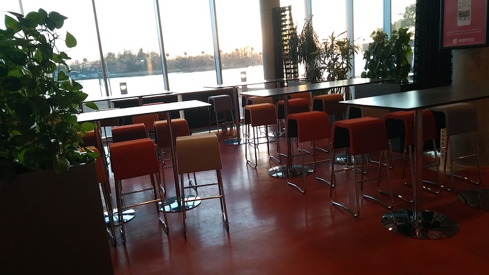 Café & Bistro J
