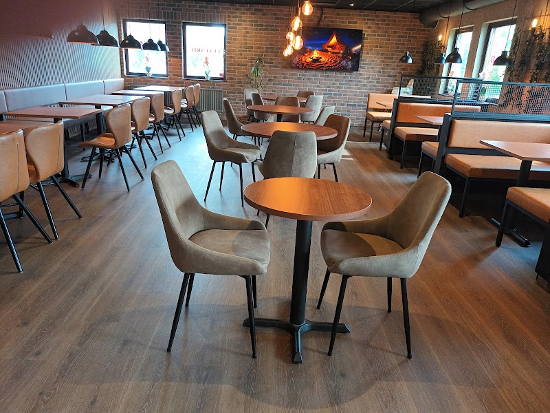 Restaurang & Pizzeria Falken vintrosa