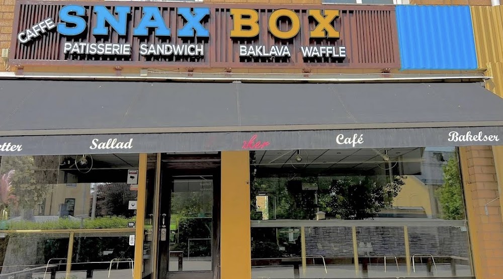Snax Box