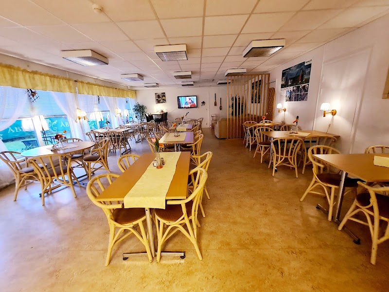 Restaurang och Pizzeria Emåbaren