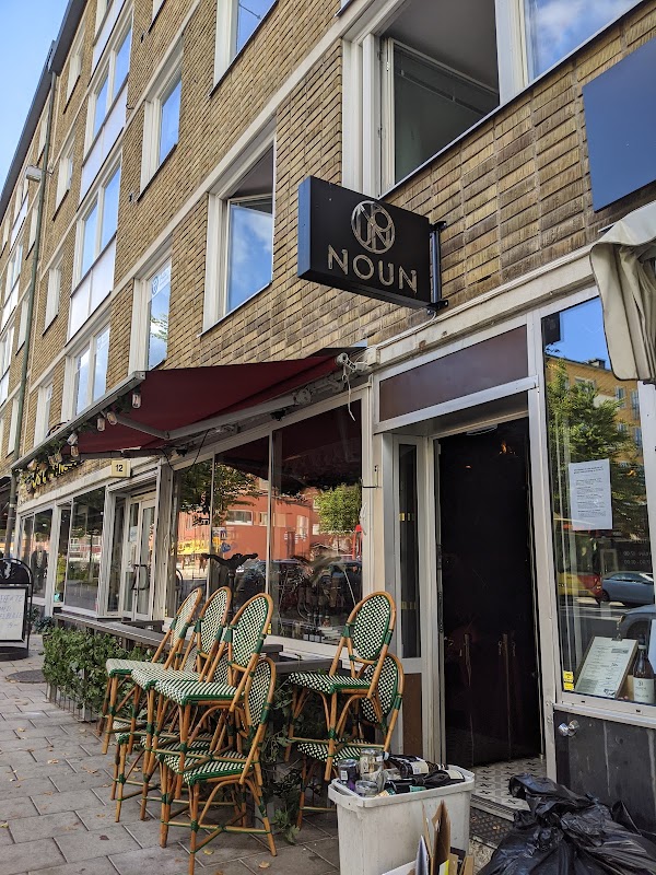 Noun / Nora