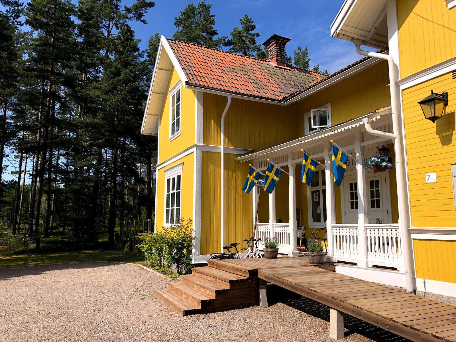 Hedenstugan Bed & Breakfast Hotel
