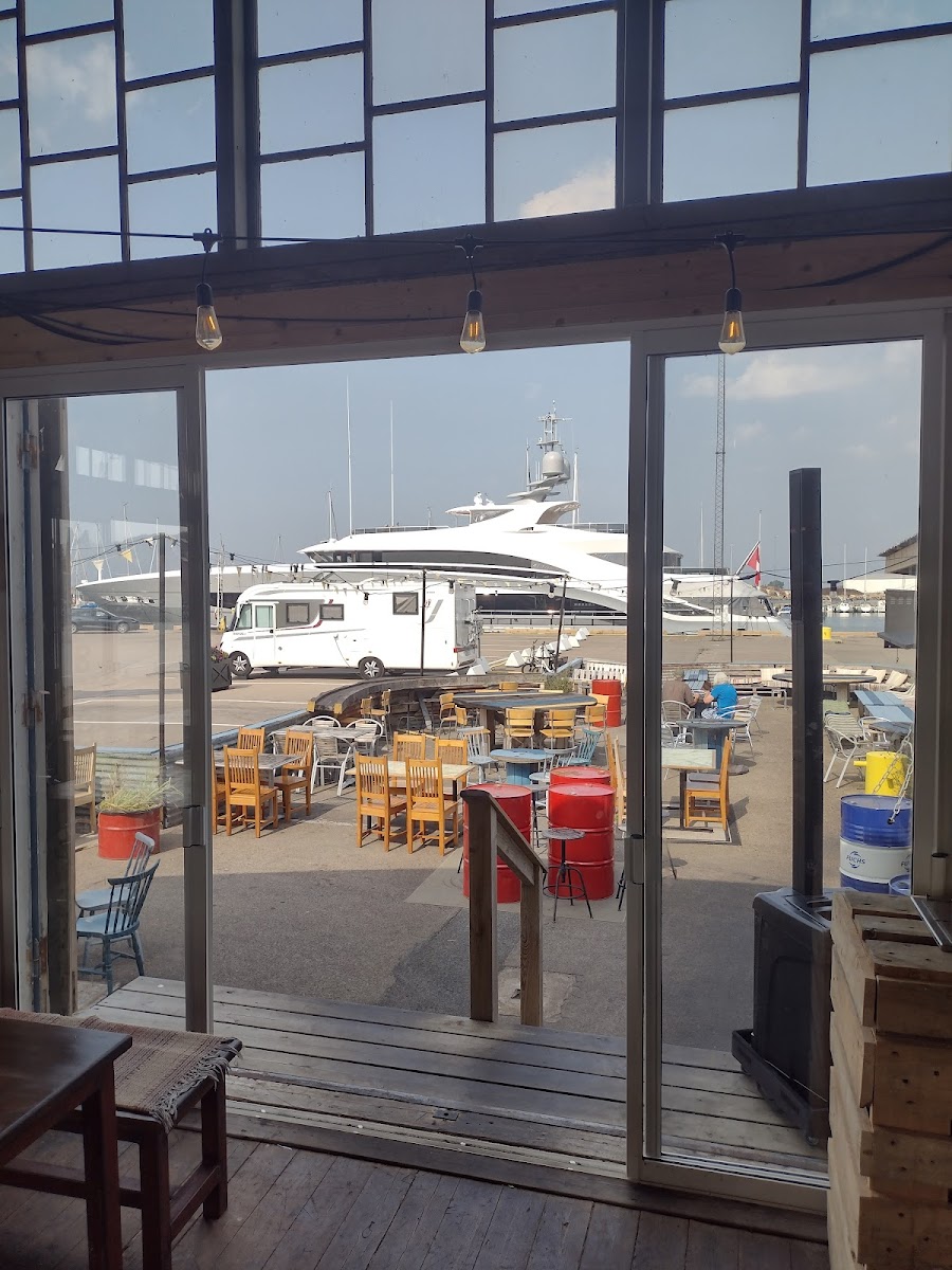 Hooken by Joels Brygga