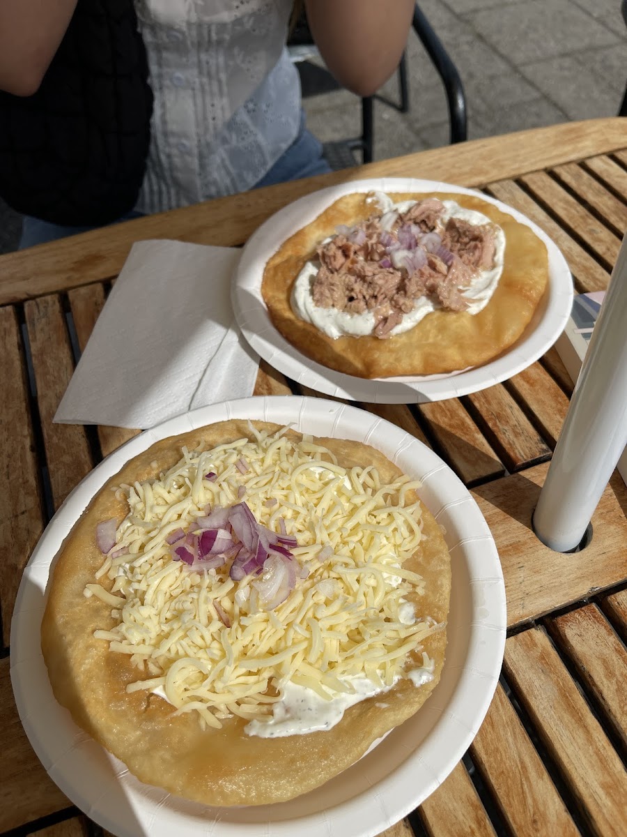 Langos på strandpromenaden