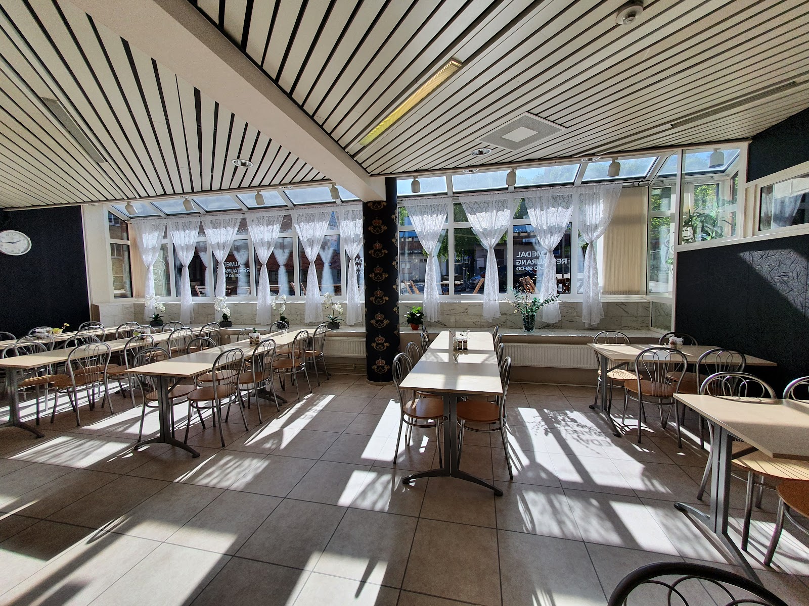 Almedal restaurang och pizzeria