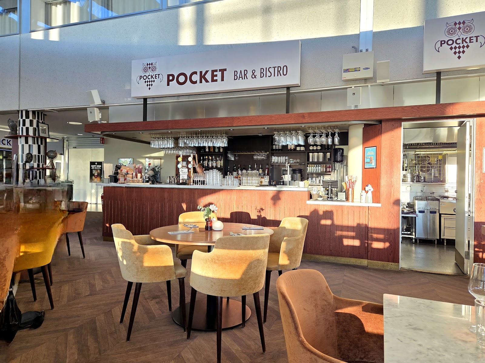 Pocket Bar & Bistro