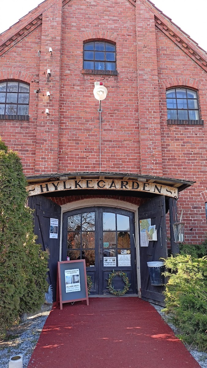 HYLKEGÅRDEN PÅ ÖSTERLEN. Livsstilsbutik, Café & Lantkök.