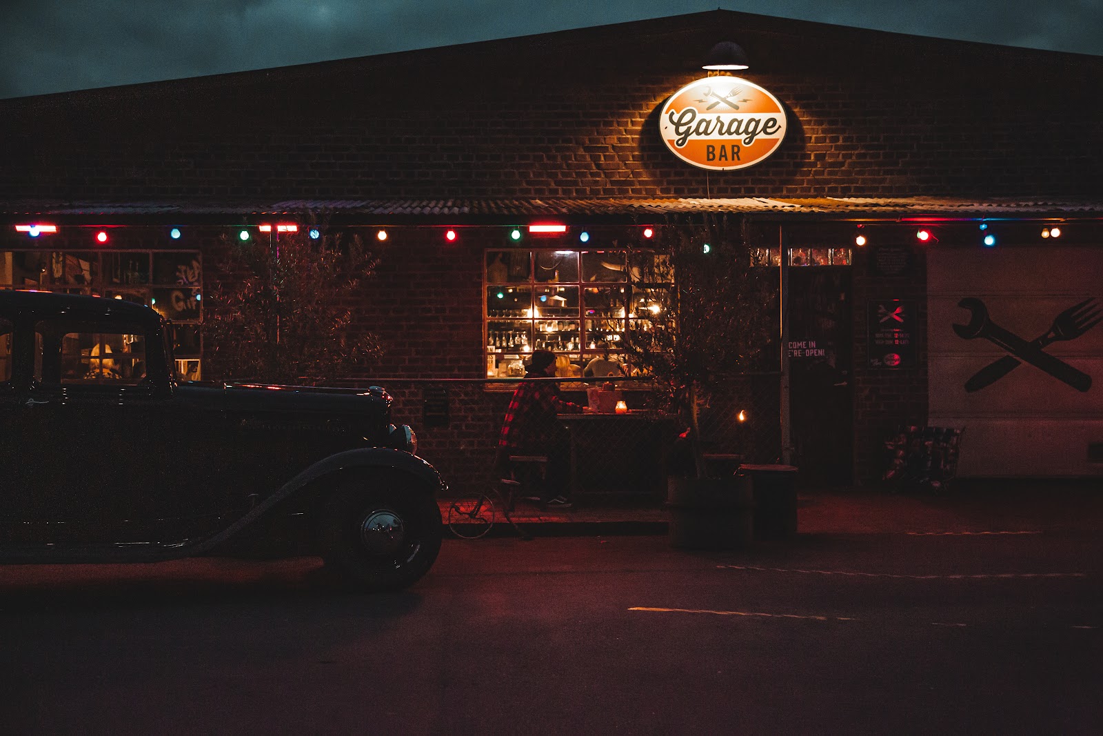 Garage bar