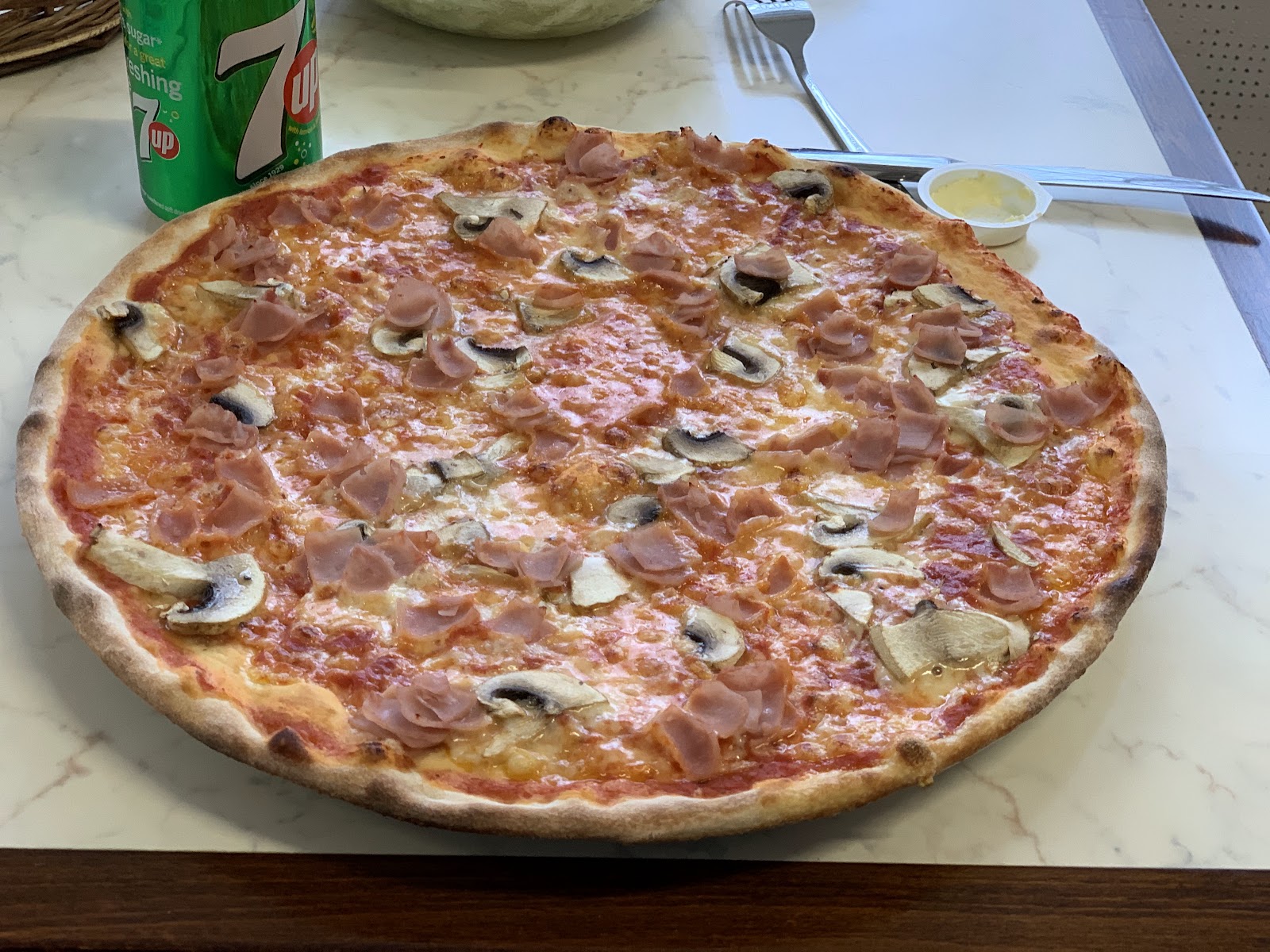 Ivanders pizzeria & salladsbar