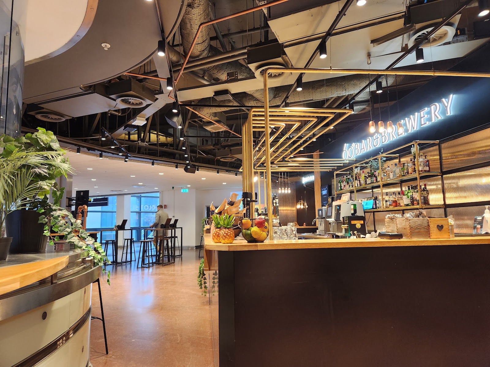 60° Bar & Brewery