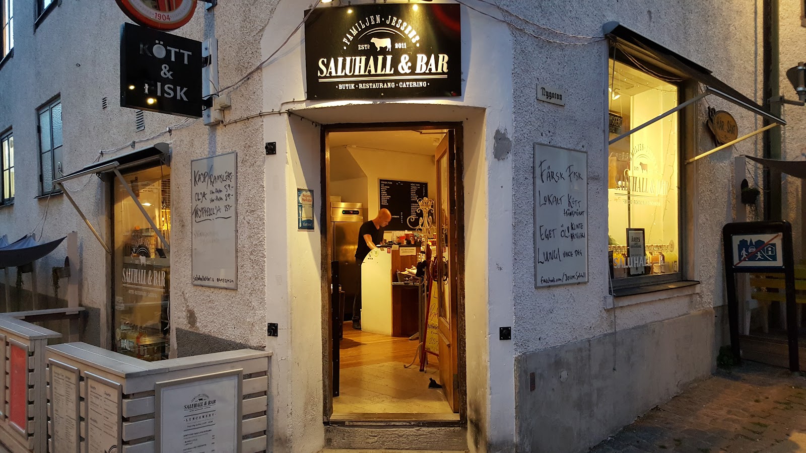 Familjen Jessens Saluhall & bar