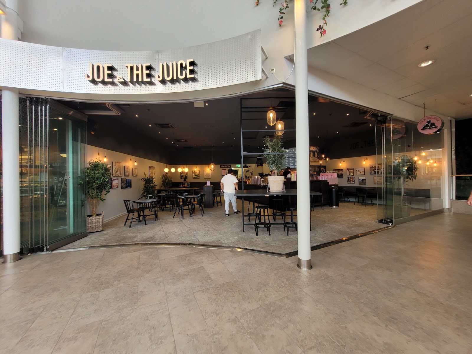 JOE & THE JUICE