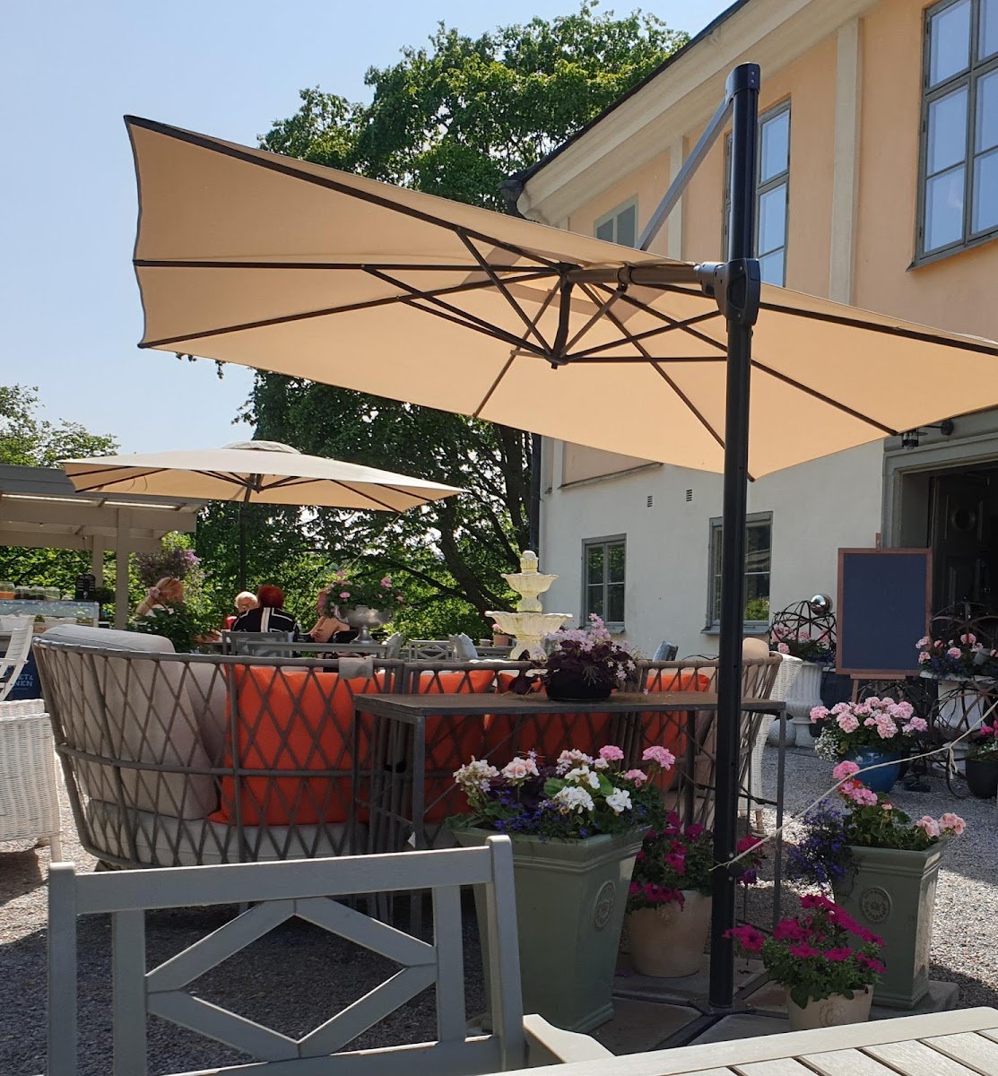 Ängby slott - ÄngsGläntans gårdsbutik