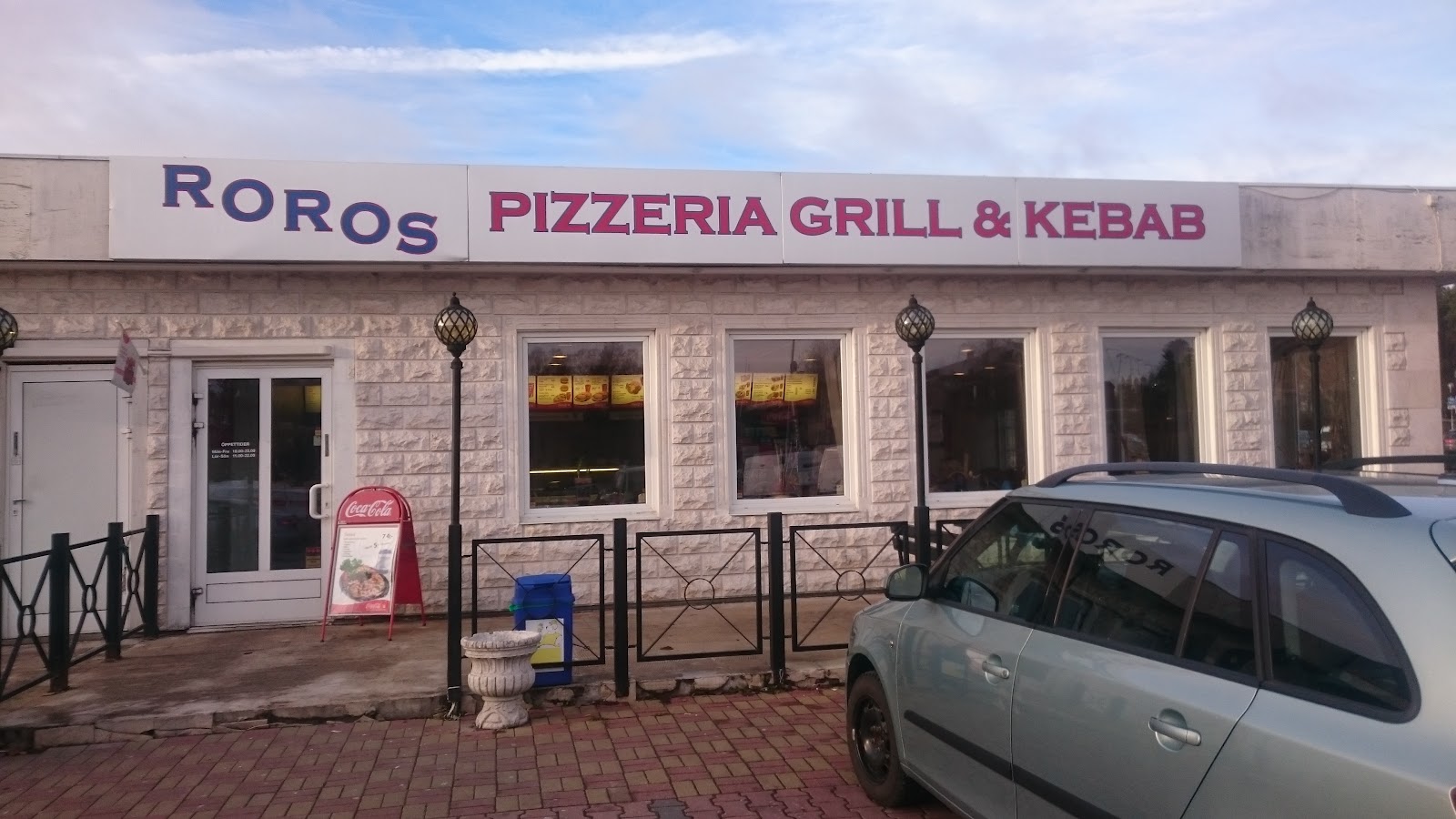 Roros Pizzeria Grill & Sushi