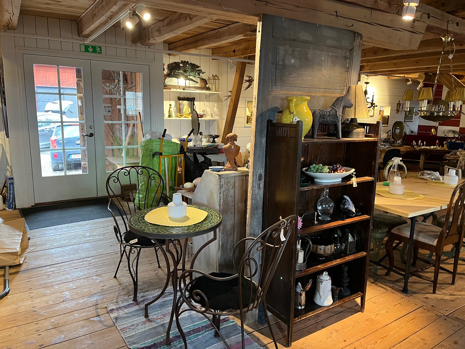 Broby Gård Vintage, inredning och café, galleri