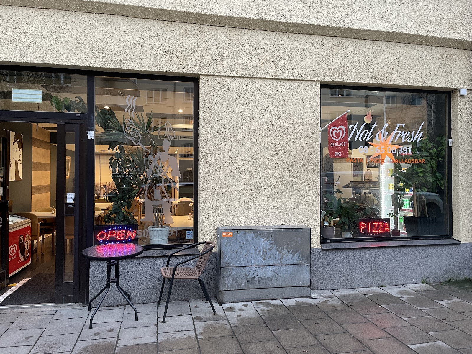 Hot & Fresh Pizzeria