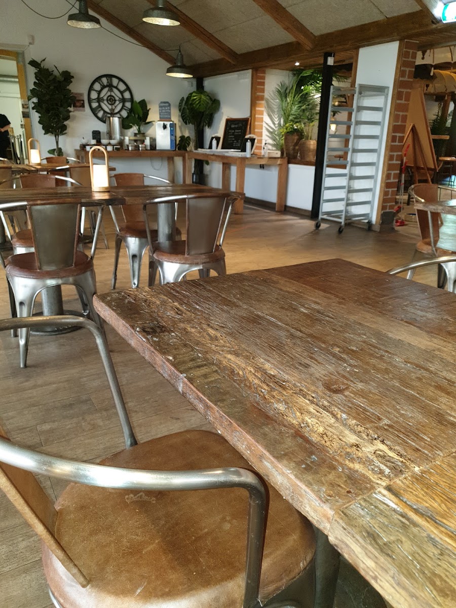 Emils Café & Bistro