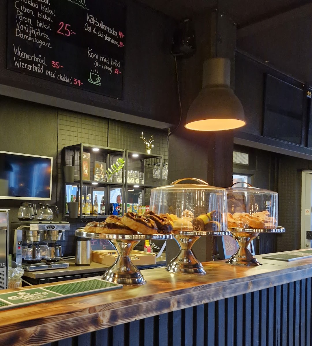 Mikas bar & bistro
