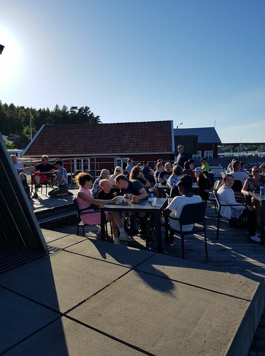 Entré Rossö Hamncafe