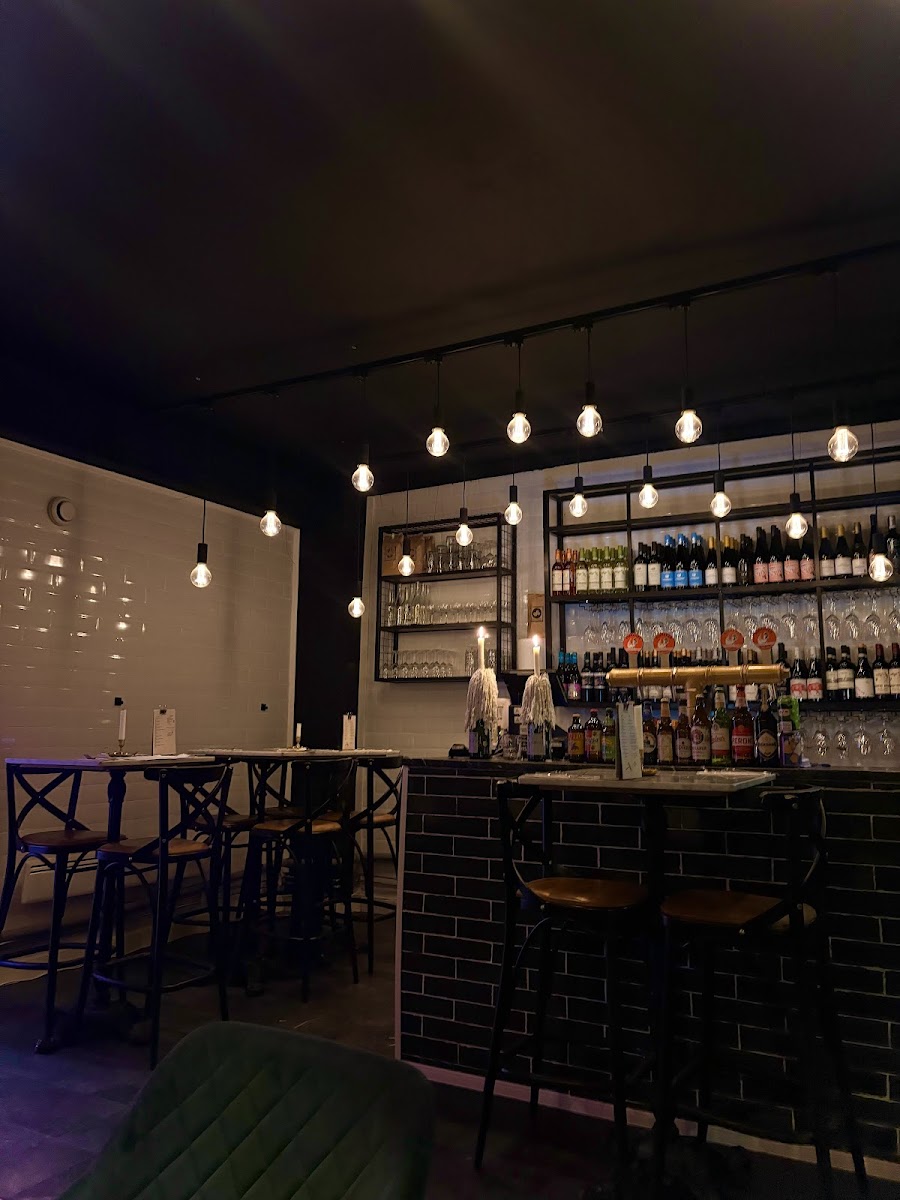 Vincent Vin & Bar