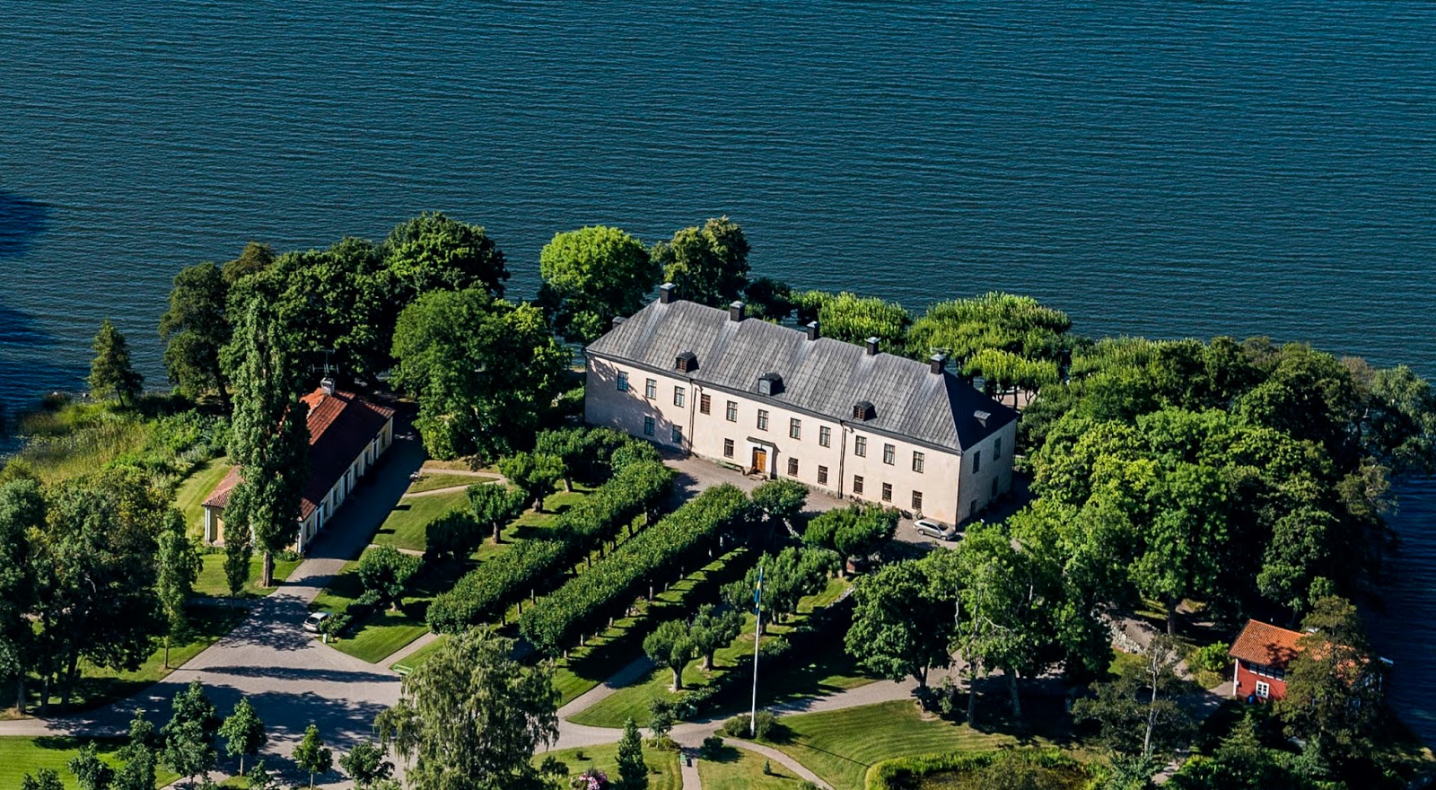 Grönsöö slott